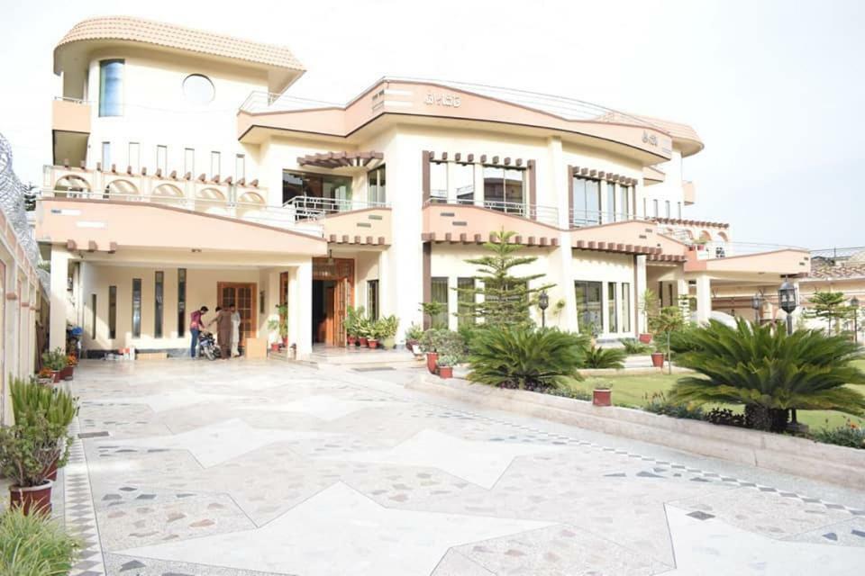 Royal Emirates Residence Abbottabad Exterior foto